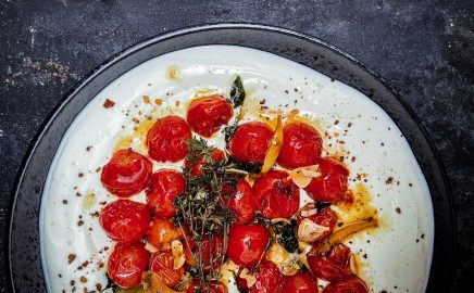 Grillowane pomidorki z jogurtem